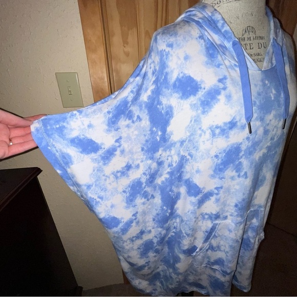 Koolaburra by Ugg Blue Terry Tie Dye Poncho Tunic Women’s Size Medium/Large - Picture 5 of 11